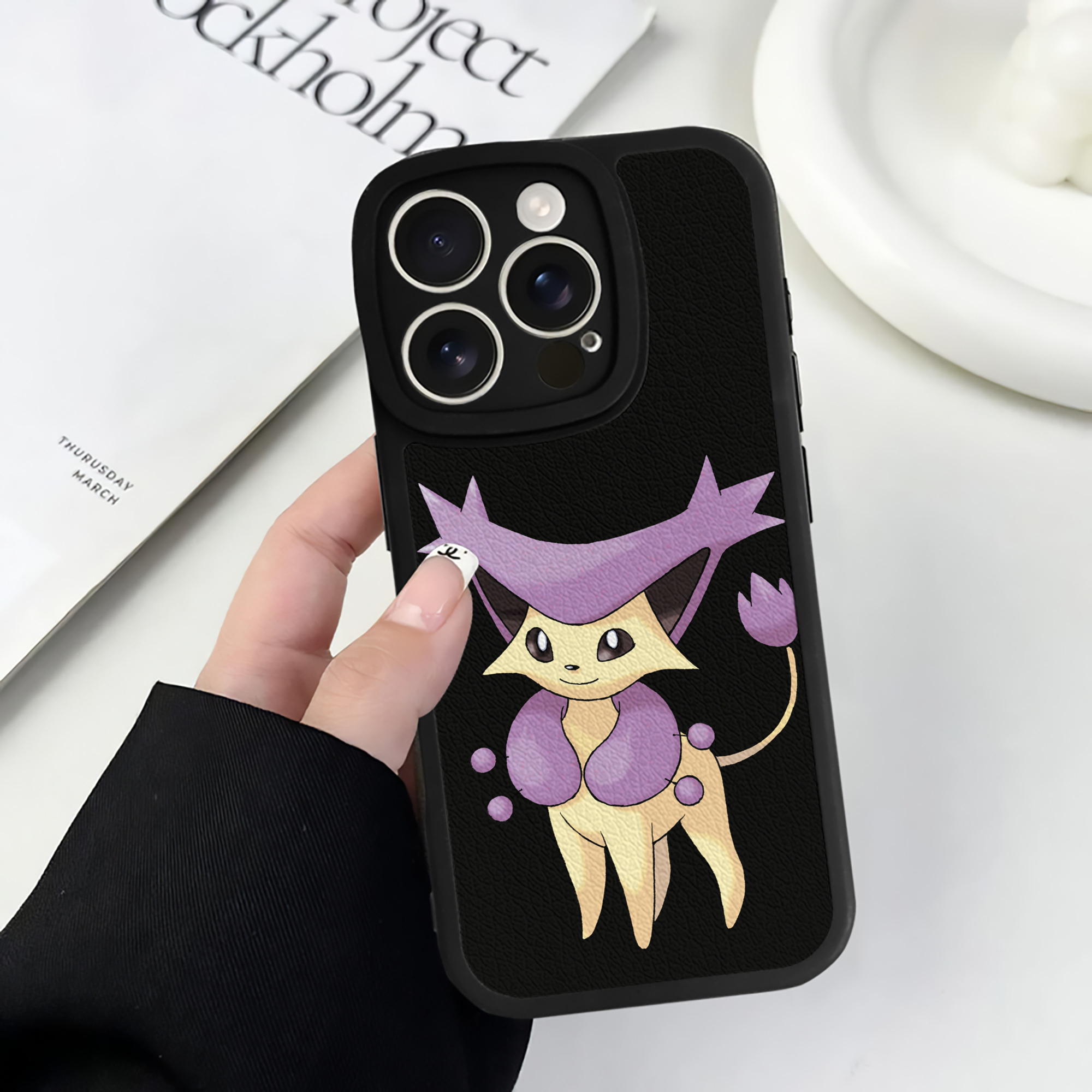 （画像用） ポケットモンスター Pokémon 【iPhone 16シリーズ対応】シリコンスマホケース（レザー調） 材質：シリコン